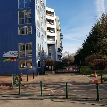 Apparemment Tout Equipe Avec Parking Privatif סורן